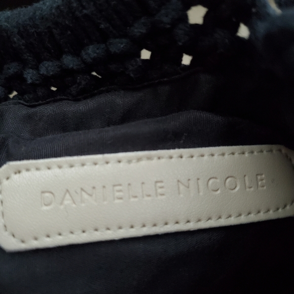 Danielle Nicole Black Macrame Crossbody Bag - Picture 4 of 7